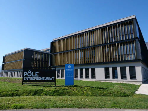 /../assets/images/global/savoie_technolac.jpg